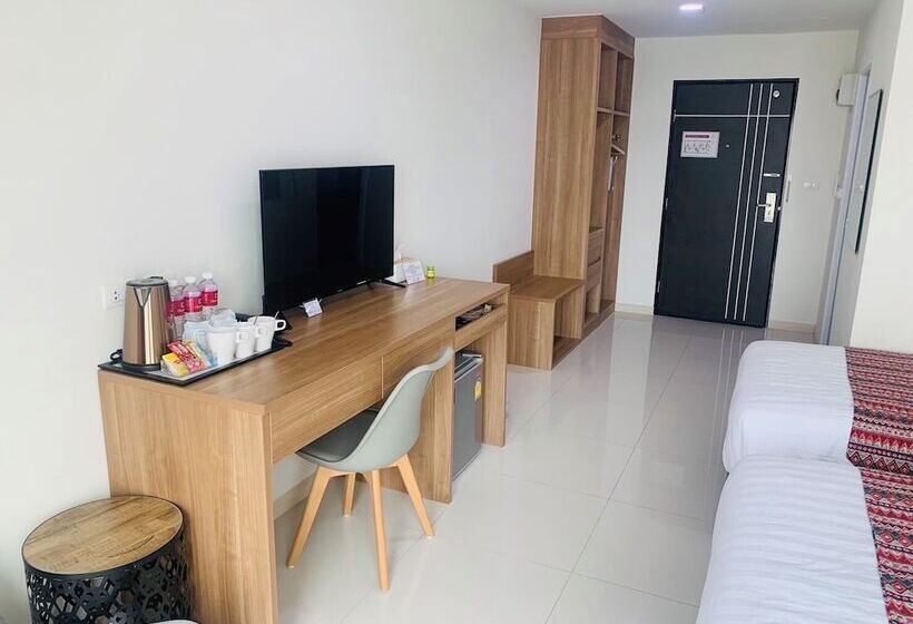 Christella Hotel Laemchabang