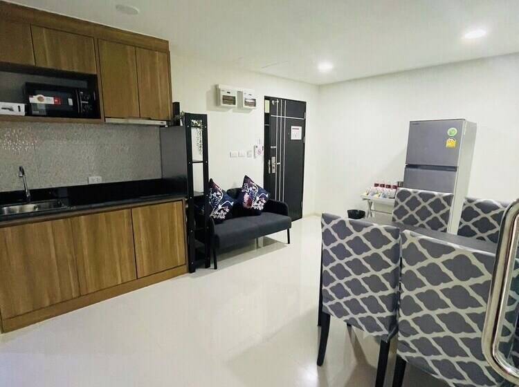 Christella Hotel Laemchabang