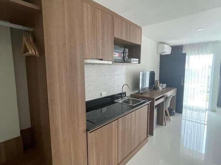 Christella Hotel Laemchabang