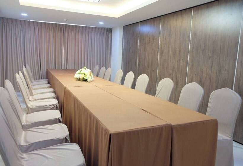 Christella Hotel Laemchabang