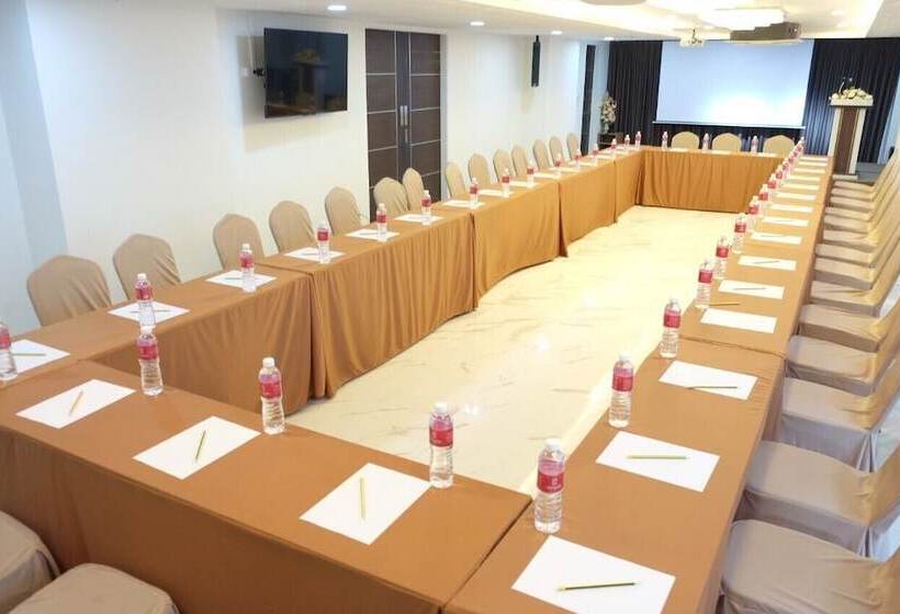 Christella Hotel Laemchabang