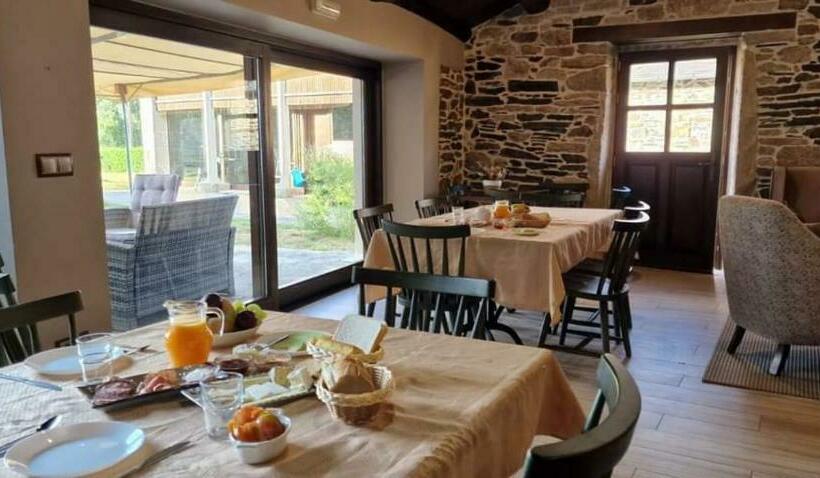 Finca La Cuevona Del Camino Guitiriz