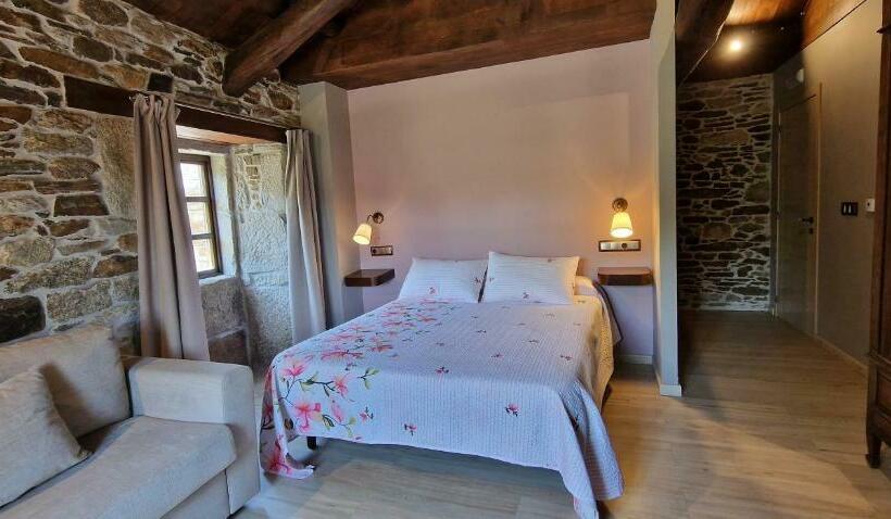 Finca La Cuevona Del Camino Guitiriz