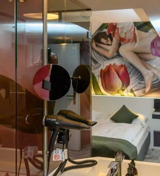 Hotelli Art Inn Design Self Check In