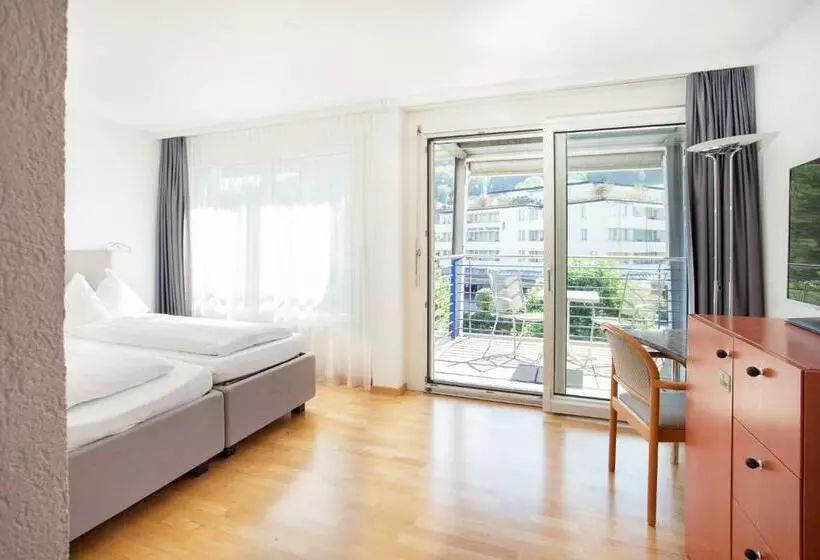 Hotelli Guesthouse Zurzach   Self Check In