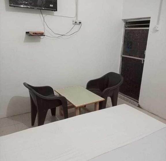 호텔 Spot On 92464 Sky View