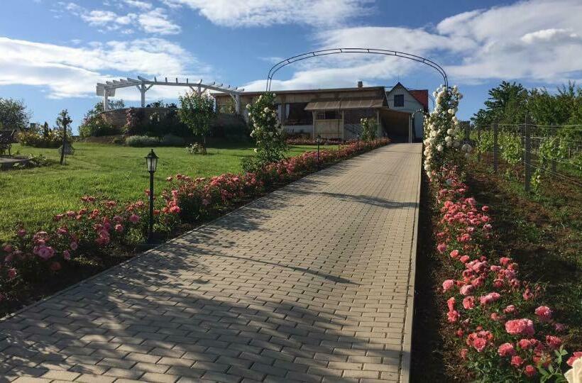 Merlot Borhotel és Látványpince