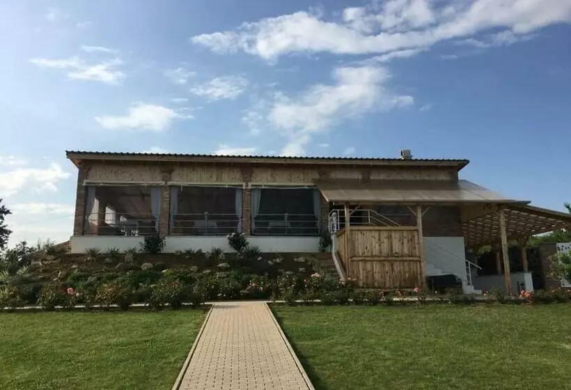 Merlot Borhotel és Látványpince