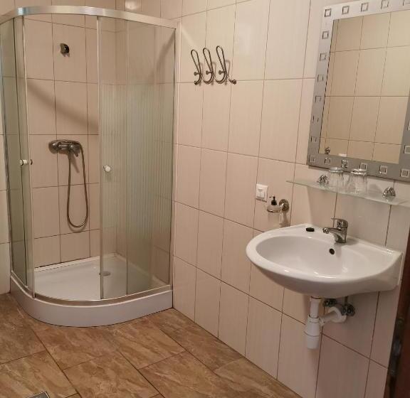 Merlot Borhotel és Látványpince