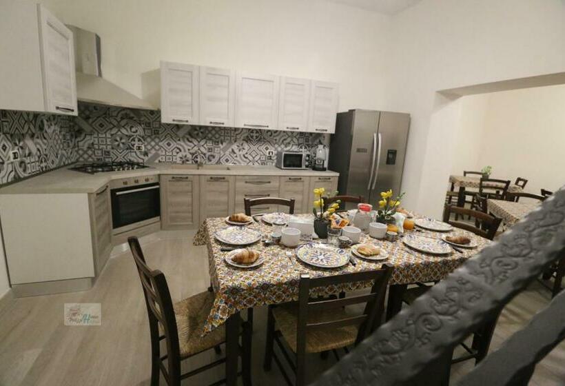 Bed And Breakfast Polizzi House