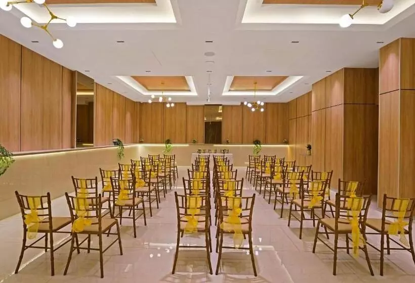 Click Hotel Biz   Bangalore Airport