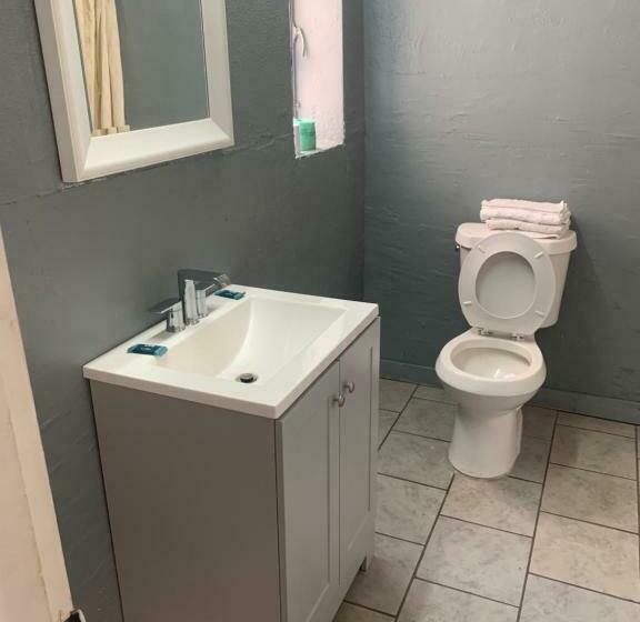 בית מלון כפרי Economy Inn