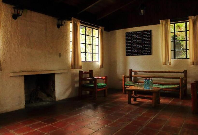 هتل Posada Montaña Del Quetzal