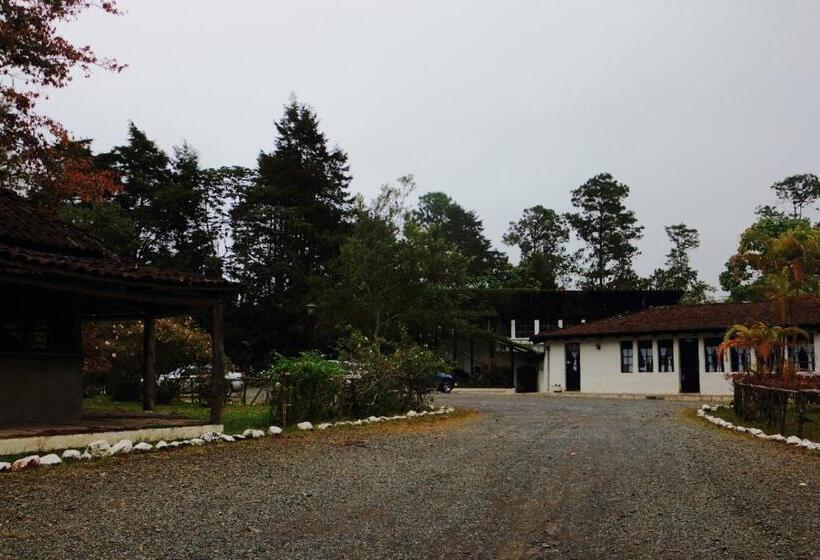 هتل Posada Montaña Del Quetzal