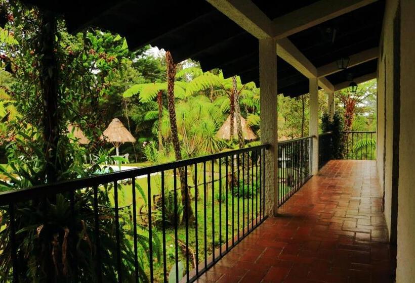 هتل Posada Montaña Del Quetzal