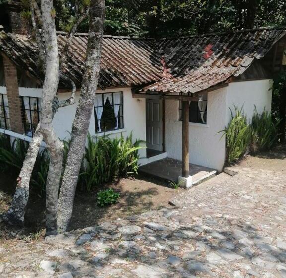 هتل Posada Montaña Del Quetzal