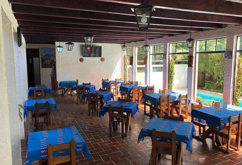 هتل Posada Montaña Del Quetzal