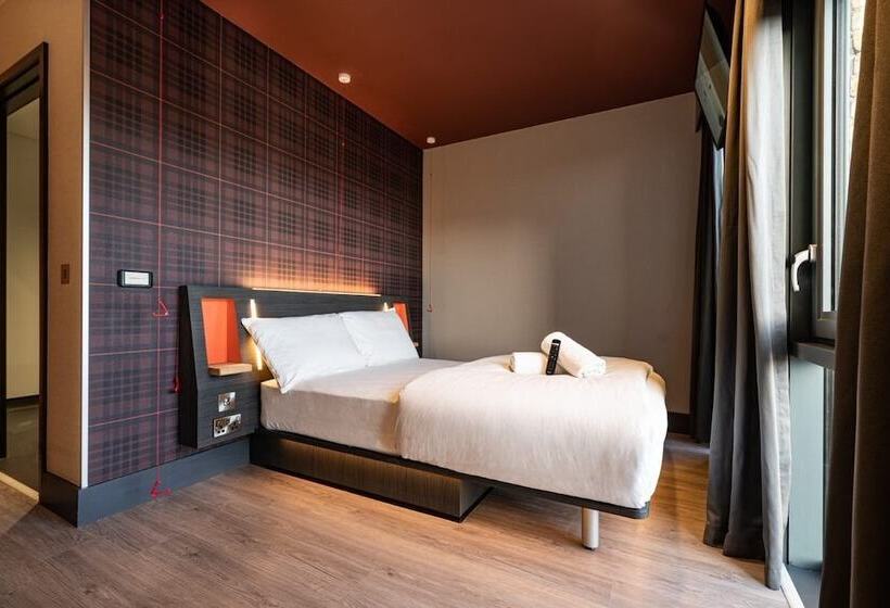 Easyhotel Dublin