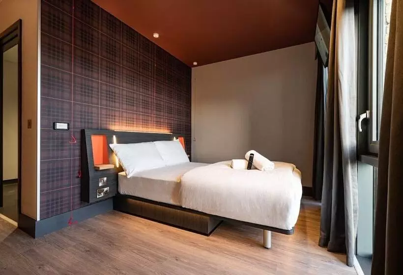 Easyhotel Dublin