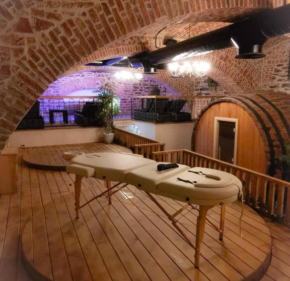 هتل Helvecija 1880