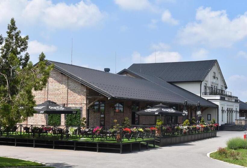 هتل Helvecija 1880