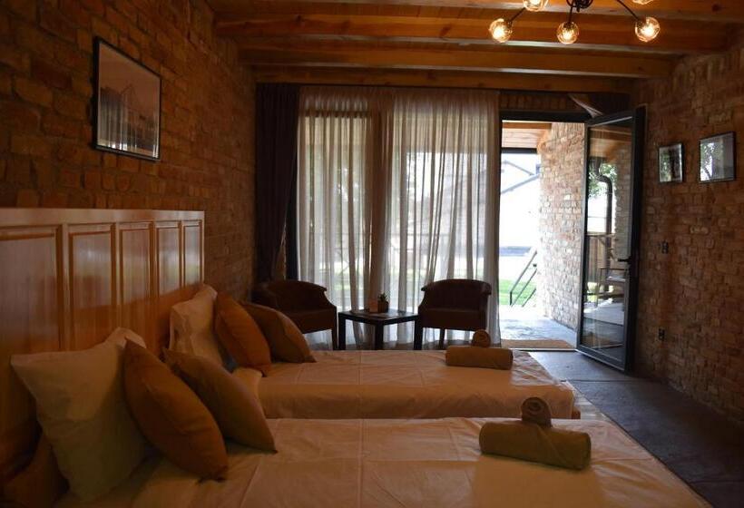 هتل Helvecija 1880