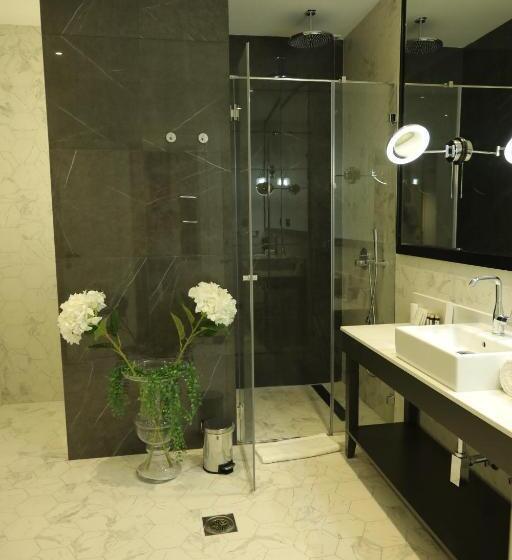 هتل Helvecija 1880