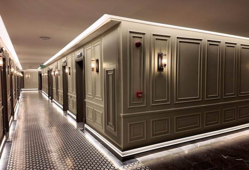 Отель Lala Grand