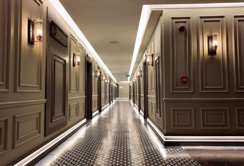 Отель Lala Grand