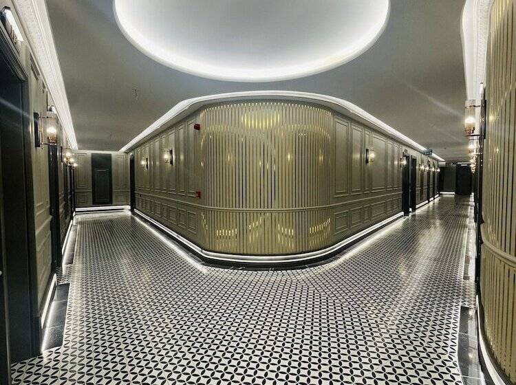 Отель Lala Grand