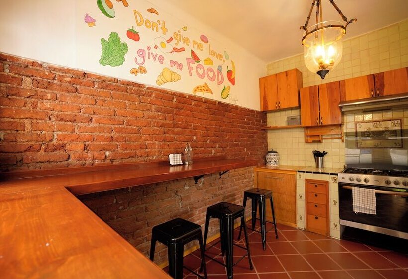 Пансион Hostal Fungi Casa Rosa