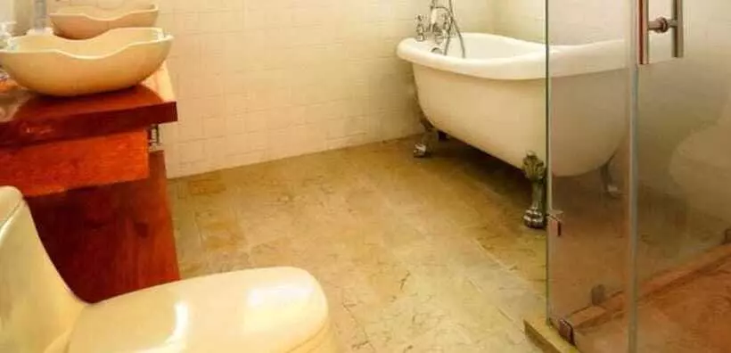 پانسیون Hostal Fungi Casa Rosa