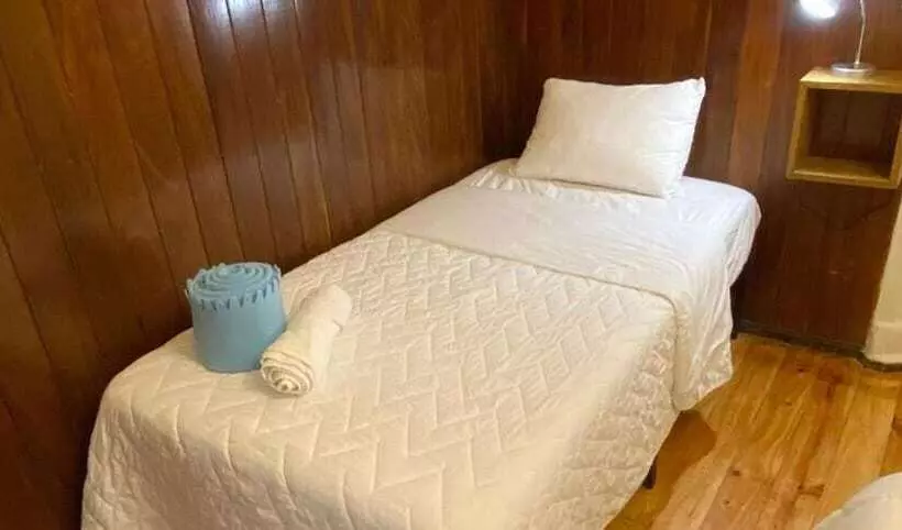 پانسیون Hostal Fungi Casa Rosa