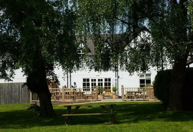 تختخواب و صبحانه The Egerton Arms
