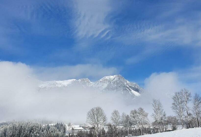 هتل Bauernhof Neu Endfelden, Günter Widauer