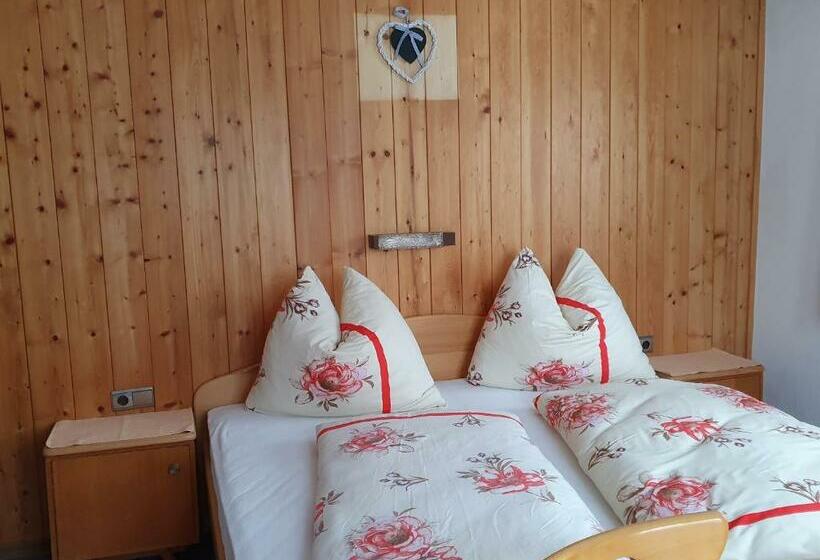 هتل Bauernhof Neu Endfelden, Günter Widauer