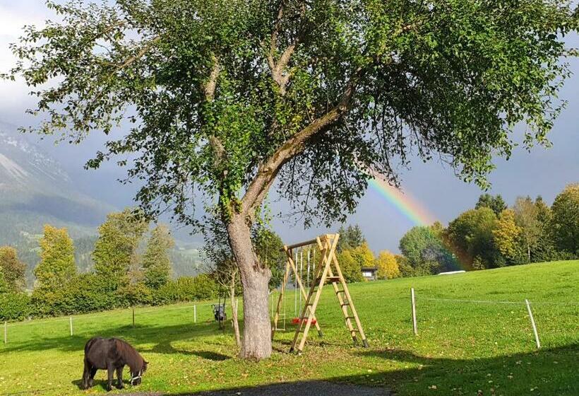 هتل Bauernhof Neu Endfelden, Günter Widauer