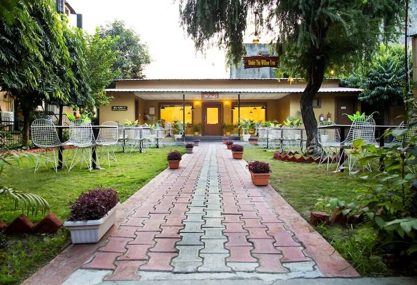Hotel Clarks Inn Dudhwa