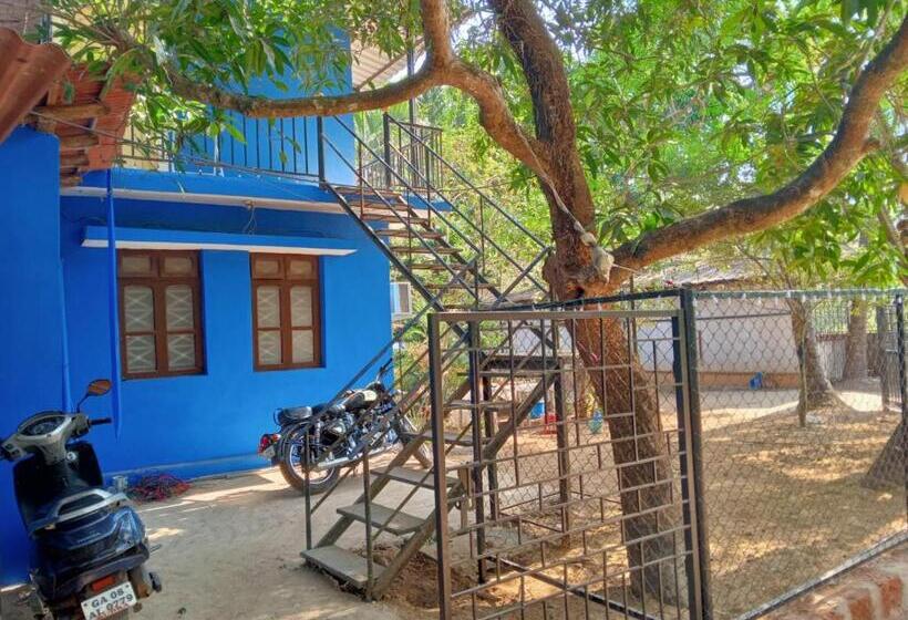 Retkeilymaja Seashell