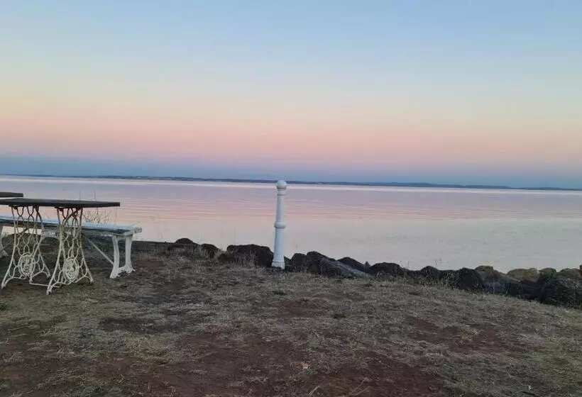 تختخواب و صبحانه The West Usk Lighthouse Lightkeepers Lodge