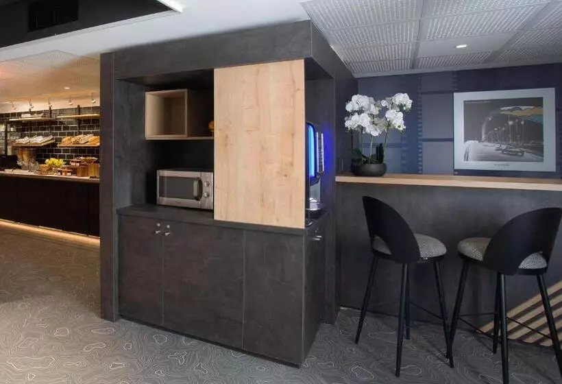 Hotelli Ace Hôtel Lyon Vénissieux Parc Des Expositions