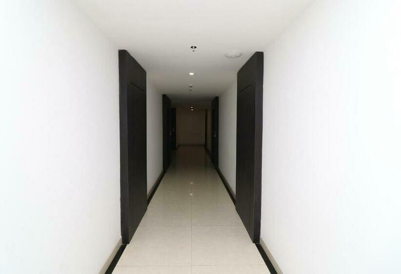 בית מלון כפרי Ambassador Royale