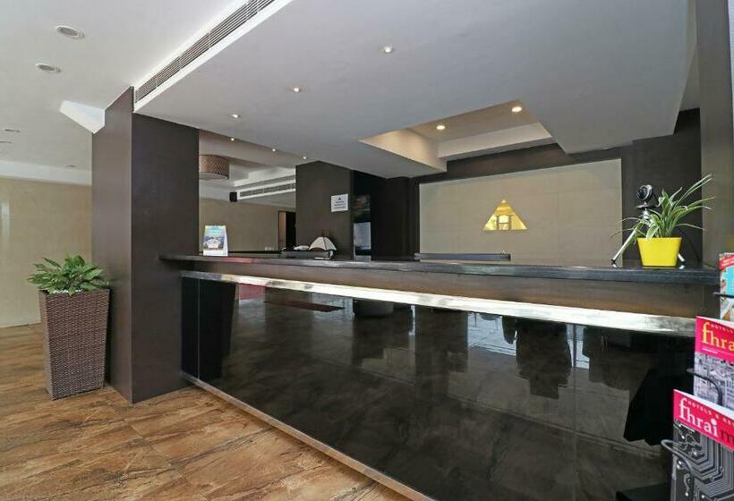 בית מלון כפרי Ambassador Royale