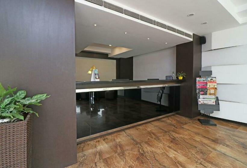 בית מלון כפרי Ambassador Royale