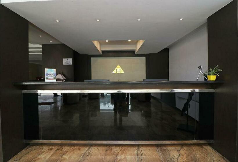 בית מלון כפרי Ambassador Royale