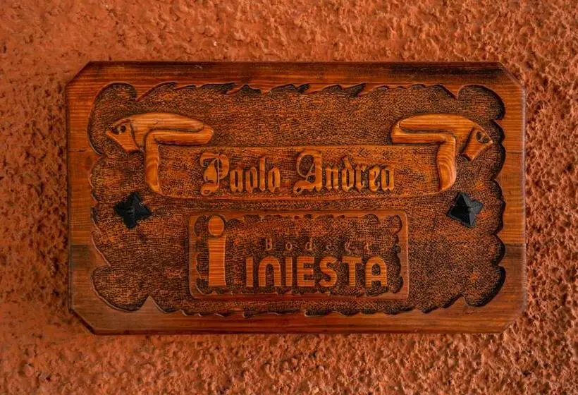 Hotelli Bodega Andrés Iniesta Con Visita Y Cata