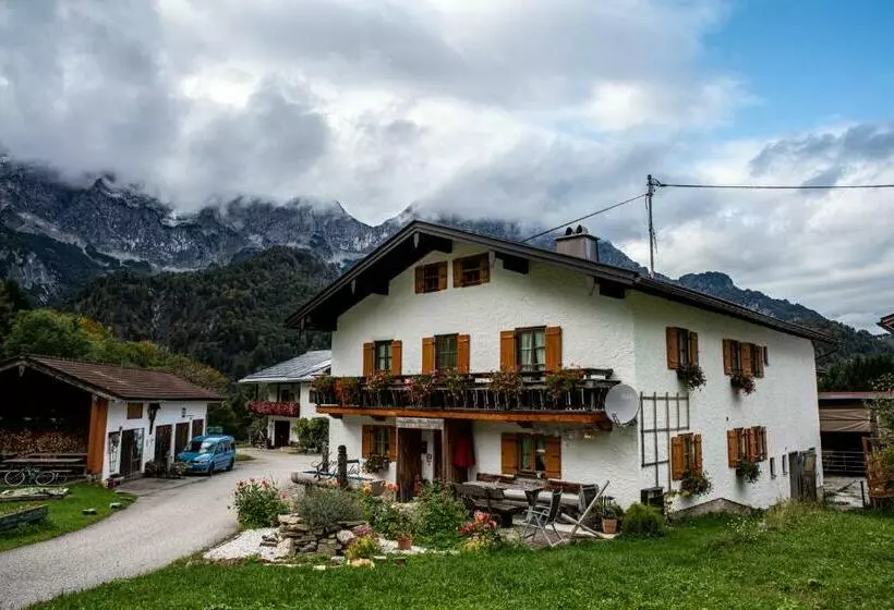 Hotelli Ferienwohnung Lippenlehen