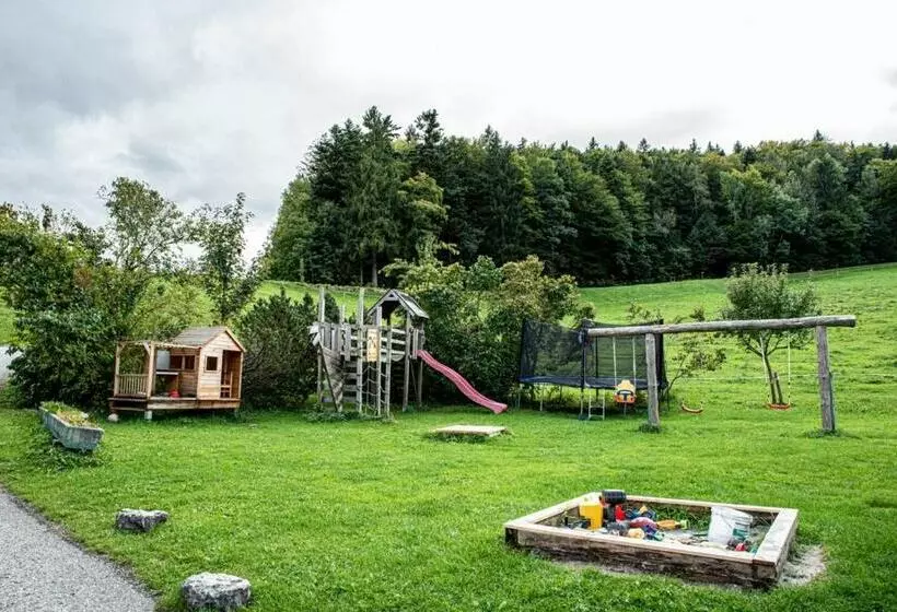 Hotelli Ferienwohnung Lippenlehen