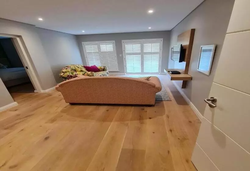 Aamiaismajoitus (B&B) Mount Edgecombe Estate Lodge