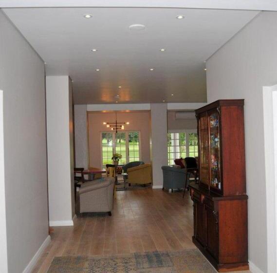 ベッドアンドブレックファースト Mount Edgecombe Estate Lodge